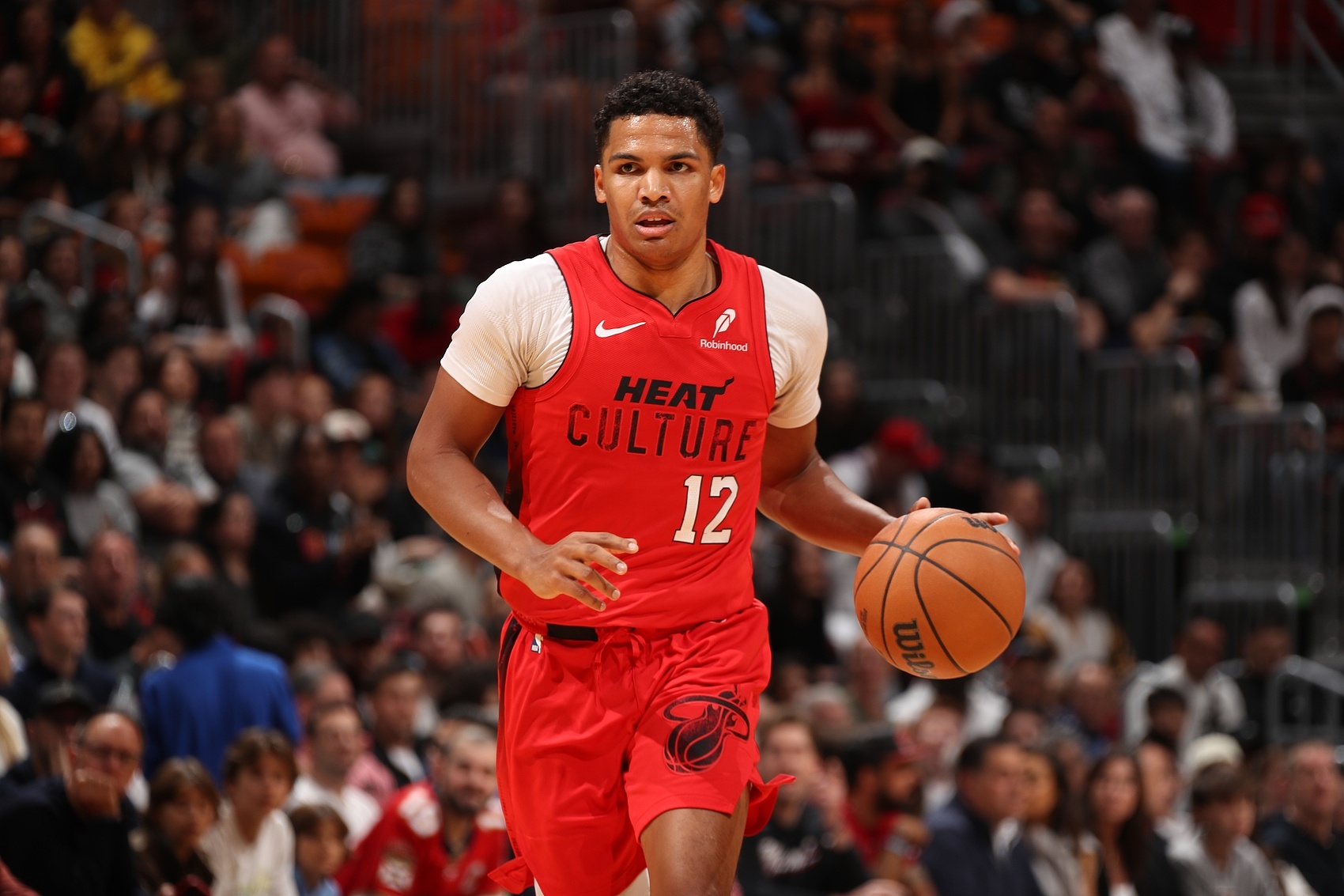 斯波：德鲁·史密斯防守无处不在 是联盟最有价值防守球员之一